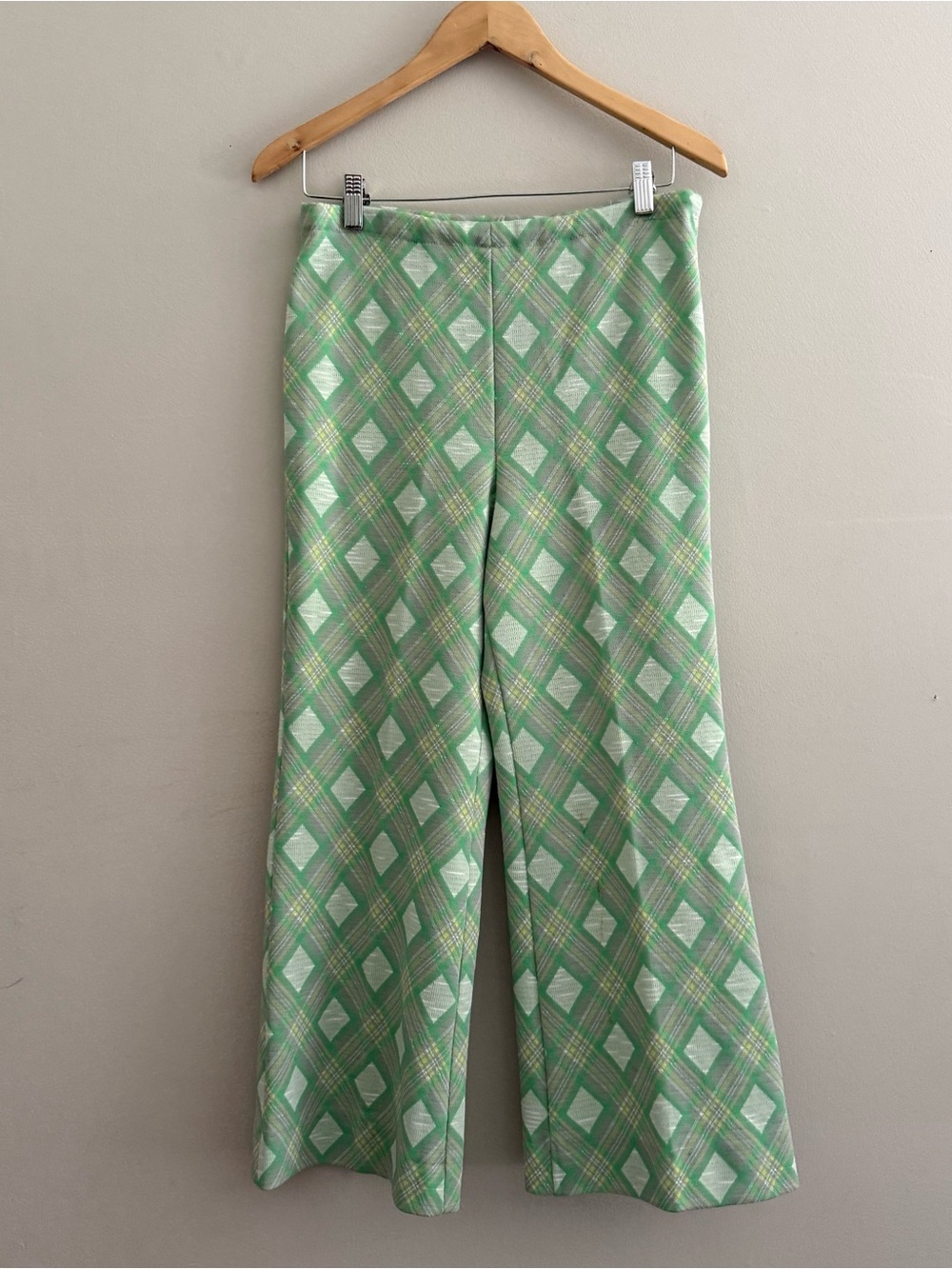 Vintage Retro Green Mockneck Top with Matching Plaid Bell Bottoms - Picture 5 of 8